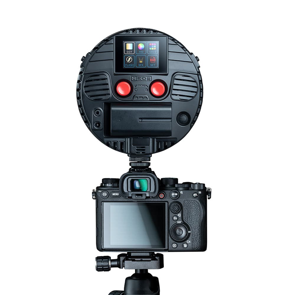 Maximize the potential of your Rotolight NEO 3 with the Ultimate Bundle. This bundle contains : 1x Rotolight NEO 3, 1x diffuser Dome, 1x belt pouch, 1x Rotolight NEO 3 battery, and 1x battery fast charger. Upgrade your creative possibilities and achieve professional-quality results.