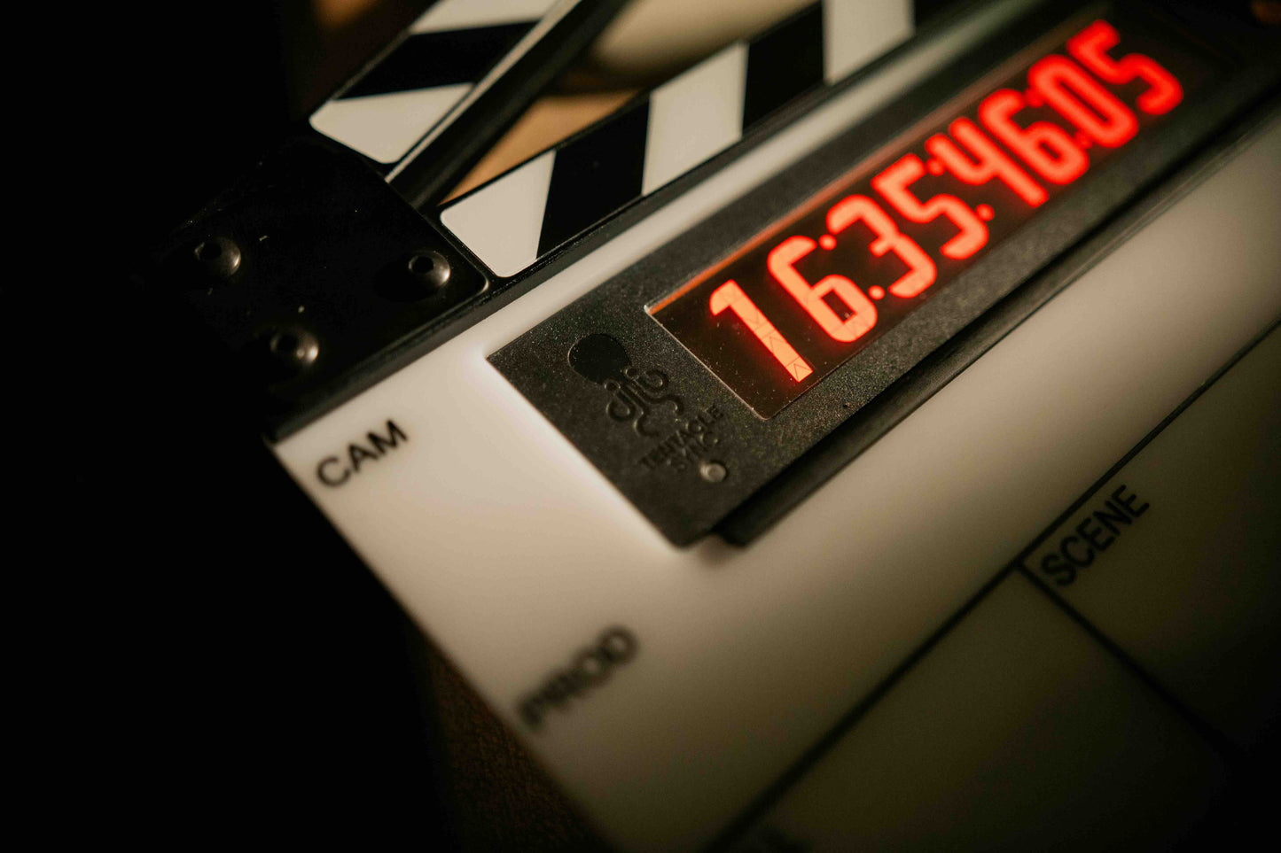 Tentacle Sync TB1-SL Timebar Timecode Slate and Display - Pre-order Today - HD Source