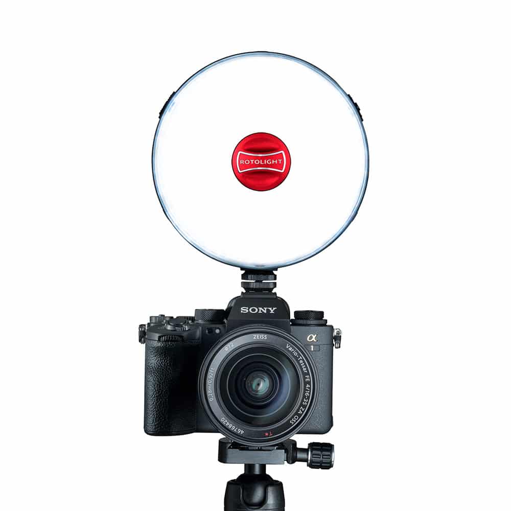 Maximize the potential of your Rotolight NEO 3 with the Ultimate Bundle. This bundle contains : 1x Rotolight NEO 3, 1x diffuser Dome, 1x belt pouch, 1x Rotolight NEO 3 battery, and 1x battery fast charger. Upgrade your creative possibilities and achieve professional-quality results.