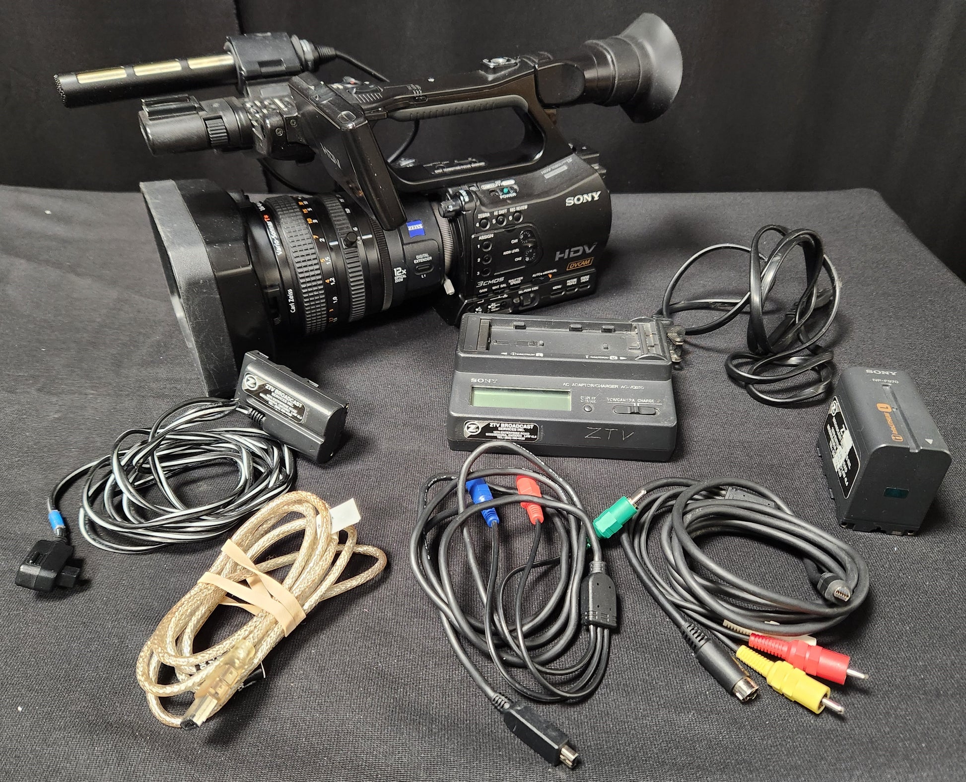 Used Sony HVR-Z7U HDV Camera Kit - 178x10 Hours *menu is a bit glitchy - HD Source